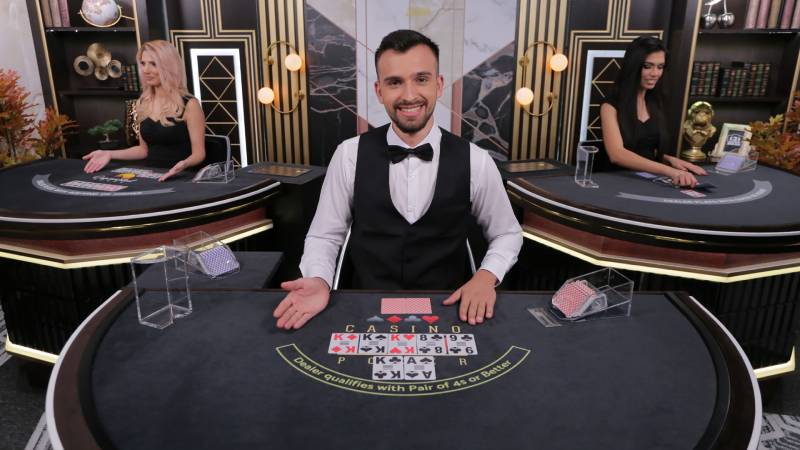 Kinh Nghiệm Chơi Live Poker Dành Cho Người Mê Game 2 Kinh nghiệm đọc tình huống và quan sát đối thủ