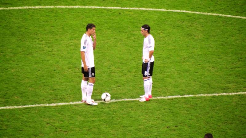 Kèo Giao Bóng Trước Là Gì? Những Điều Cần Biết Về Loại Kèo Thú Vị 5 Những điểm cần lưu ý khi tham gia kèo giao bóng đầu trận